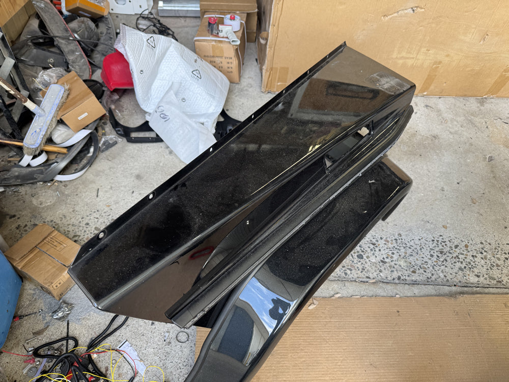 Genuine G63 Front Guard fender with flare (Right) - w463 G Class