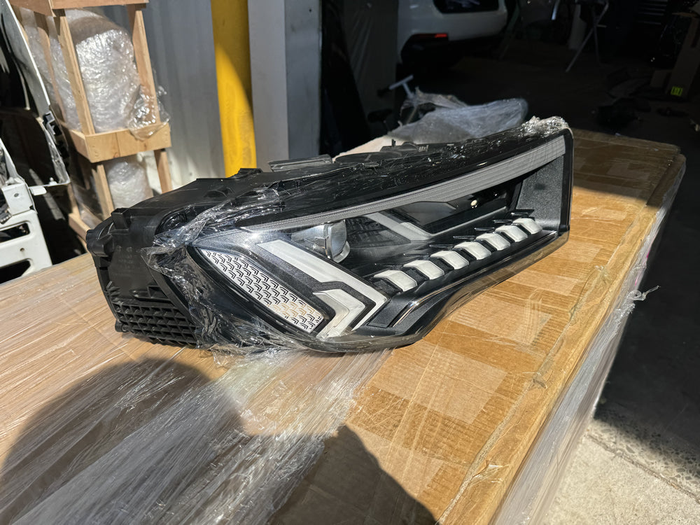 Genuine audi q7 Head Light Matrix 4M0941040C (Right) - Q7 4M (20-24)  tdi tfsi sq7
