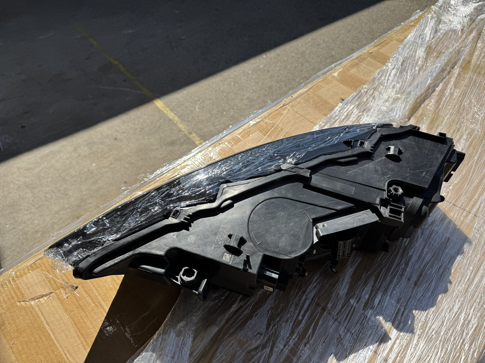 Genuine audi q7 Head Light Matrix 4M0941040C (Right) - Q7 4M (20-24)  tdi tfsi sq7