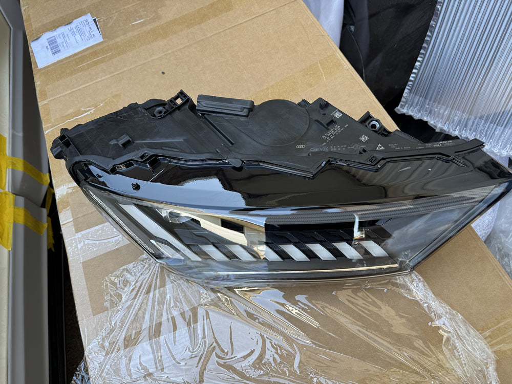Genuine audi q7 Head Light Matrix 4M0941040C (Right) - Q7 4M (20-24)  tdi tfsi sq7