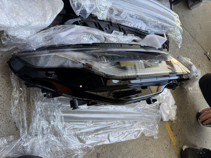 Genuine LED Head light (Right hand side) - Land Rover Discovery Sport P250 R Dynamic SE L550 D180