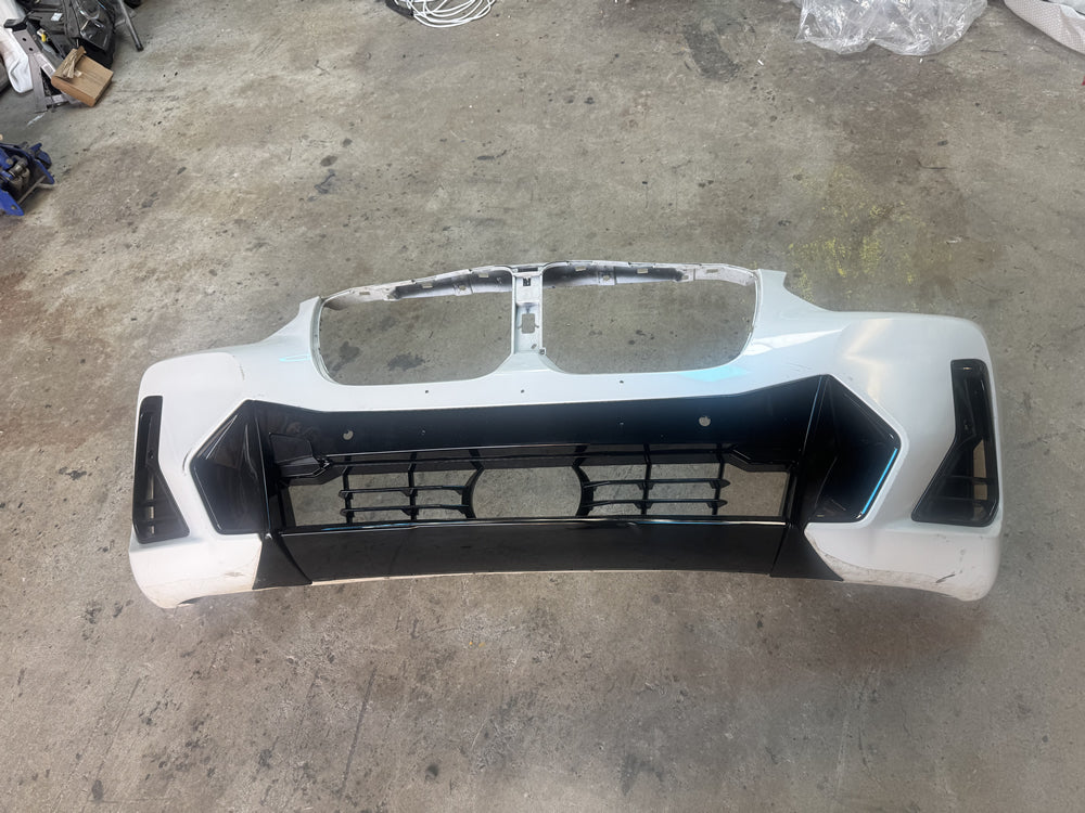 IX3 X3 X4 LCI  M sport Front Bumper - BMW X3 X4 G01 G02 G08 (white)