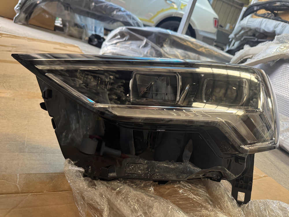 Genuine Q3 SQ3 RSQ3 LED head light (Left) - 83g941033