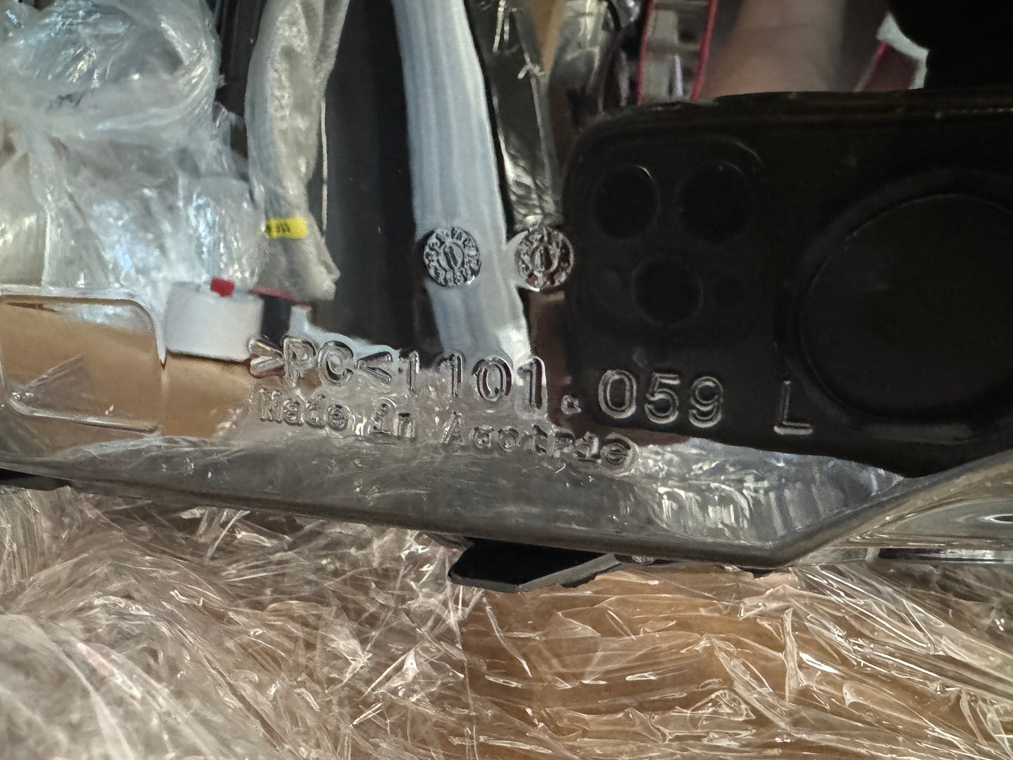 Genuine Q3 SQ3 RSQ3 LED head light (Left) - 83g941033