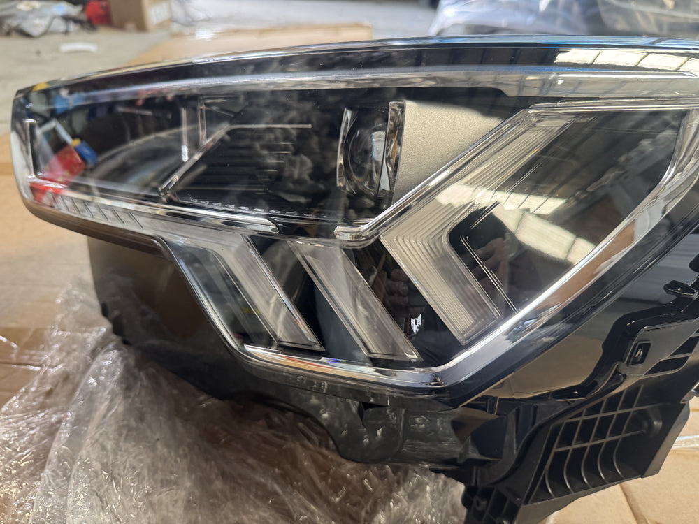 Genuine Q3 SQ3 RSQ3 LED head light (Left) - 83g941033