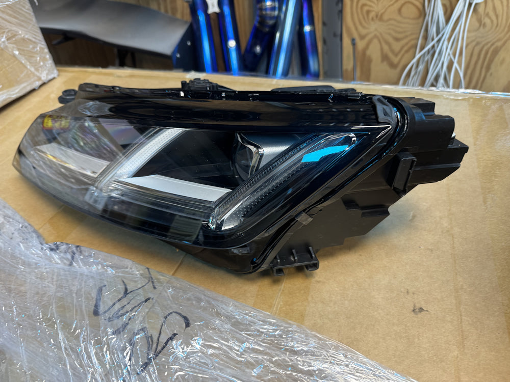 Genuine Audi TT Roadster (8S) original LED Head Light -  8S0941033C