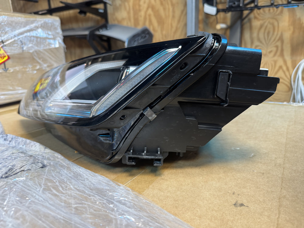 Genuine Audi TT Roadster (8S) original LED Head Light -  8S0941033C