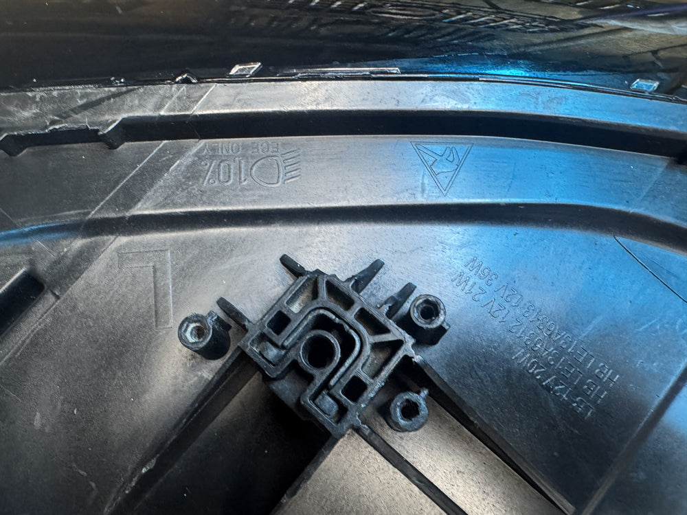 Genuine Audi TT Roadster (8S) original LED Head Light -  8S0941033C