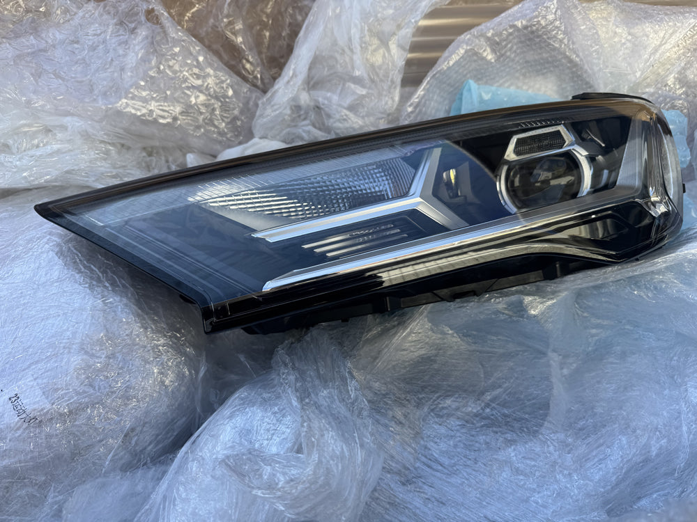 Genuine audi q7 LED Head Light (Left) - Q7 4M (20-24)