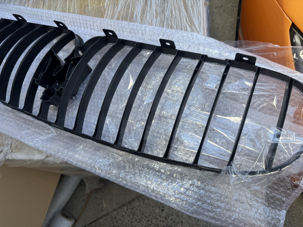 Front Grill (Chrome Strips) - Maserati GranTurismo