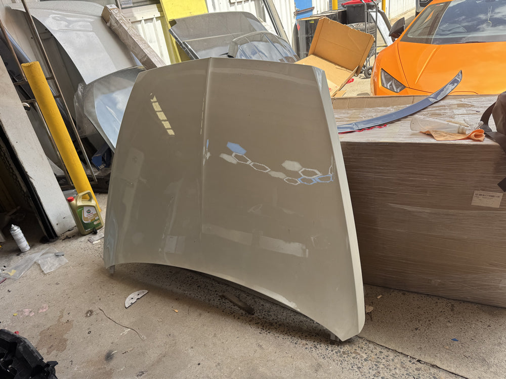 Genuine Bonnet - Bentley Bentayga (white)