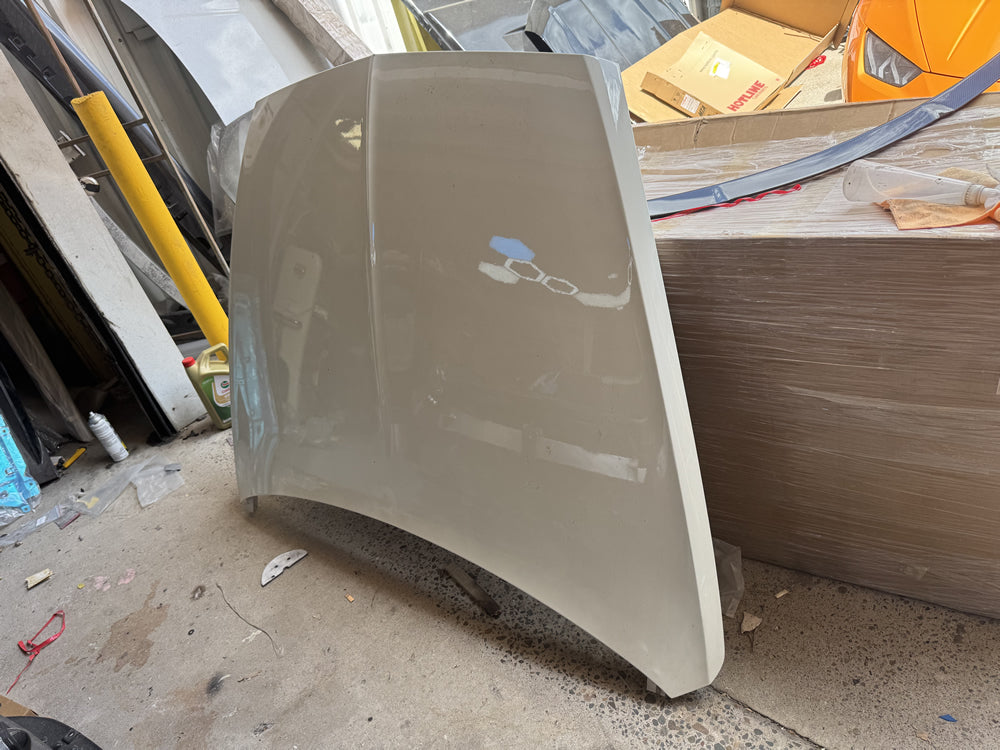 Genuine Bonnet - Bentley Bentayga (white)
