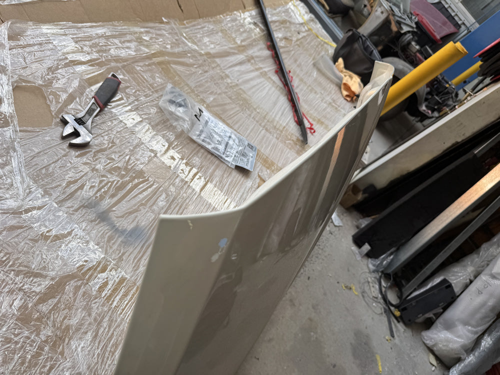 Genuine Bonnet - Bentley Bentayga (white)