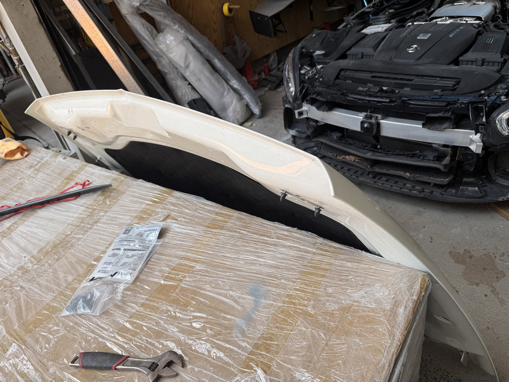 Genuine Bonnet - Bentley Bentayga (white)