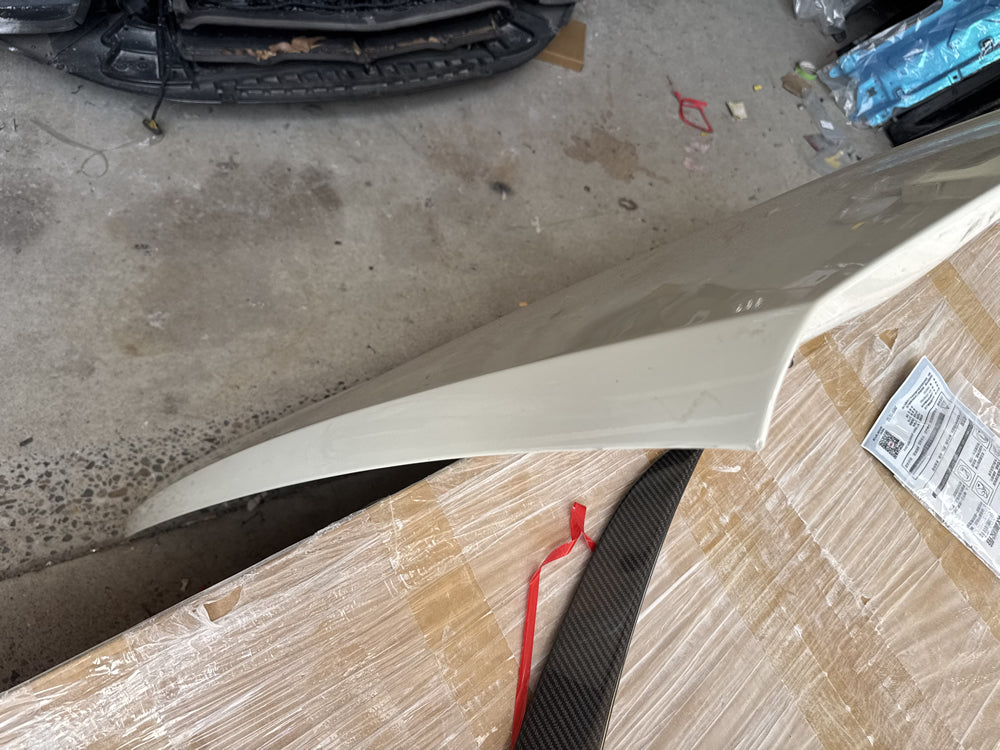 Genuine Bonnet - Bentley Bentayga (white)