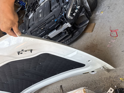 Genuine Bonnet - Bentley Bentayga (white)