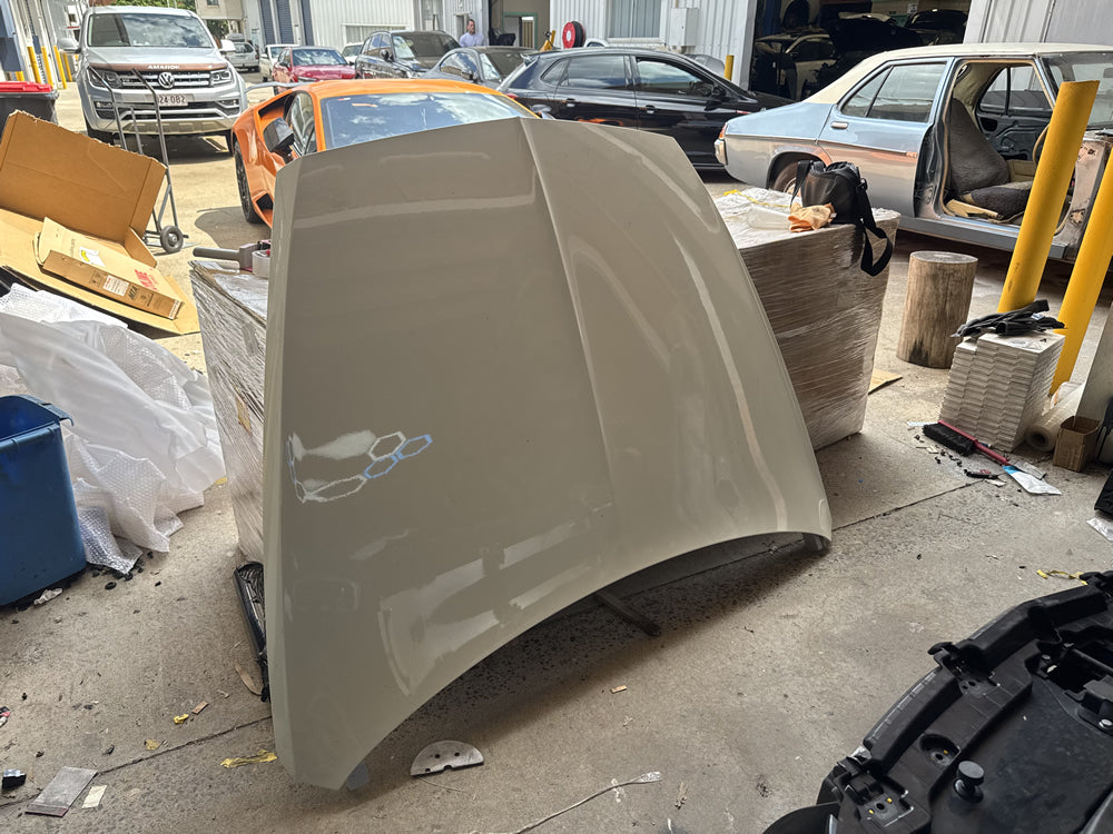 Genuine Bonnet - Bentley Bentayga (white)
