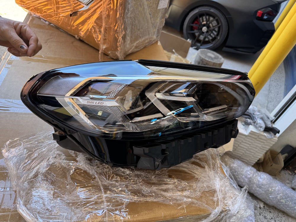 Genuine Head Light (Right Hand Side) - BMW IX3 X3 X4 X3M X4M G01 G02 G08 LCI F97 F98 le20a6456