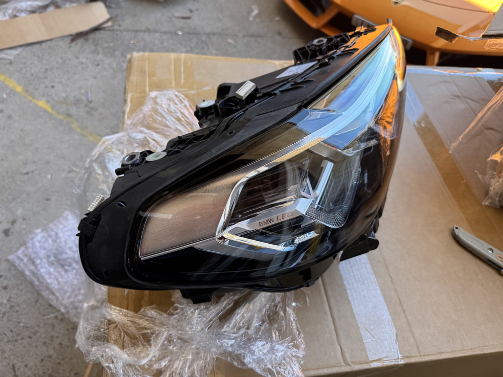 Genuine Head Light (Right Hand Side) - BMW IX3 X3 X4 X3M X4M G01 G02 G08 LCI F97 F98 le20a6456