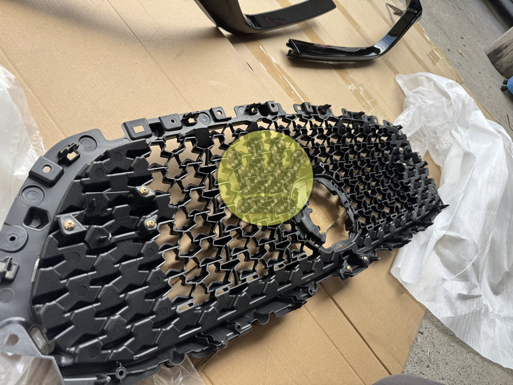 Gloss black Grill (Camera + Radar compatible) - CX30 Mazda 19-23