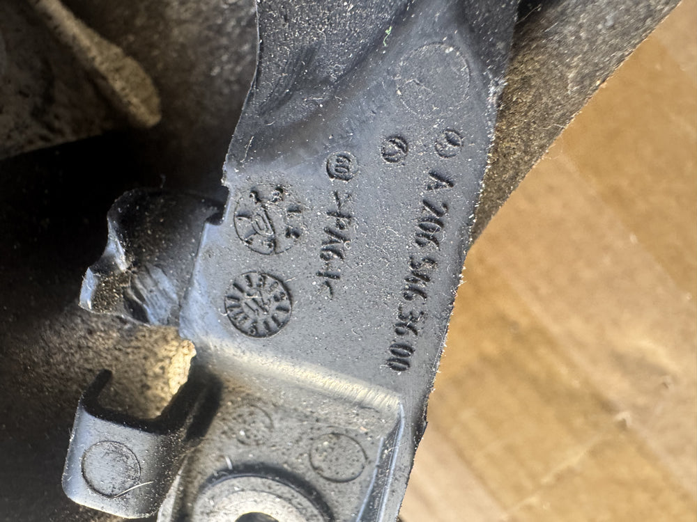 Genuine Mercedes benz suspension steering knuckle - w206 C Class  A2063323400