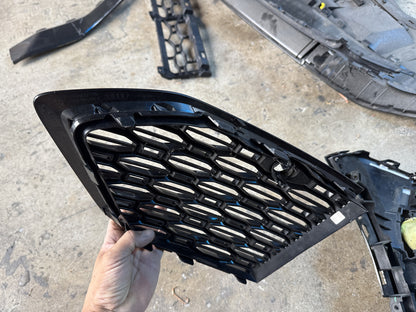 Genuine Front bumper Left lower grill mesh - RSQ8 F1 4MN 4M8807679A