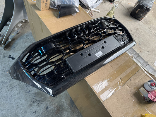 Genuine RSQ8 grill radar cover carbon molding - RSQ8 F1 4MN 4M8 807 725b 4m885365 4m8853194 4m8853037