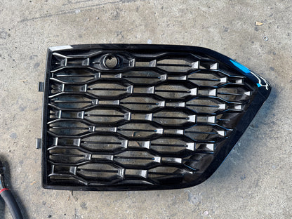 Genuine Front bumper Left lower grill mesh - RSQ8 F1 4MN 4M8807679A