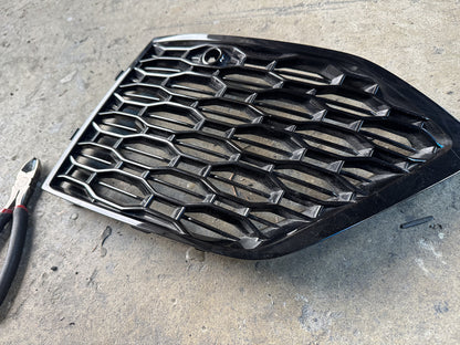 Genuine Front bumper Left lower grill mesh - RSQ8 F1 4MN 4M8807679A