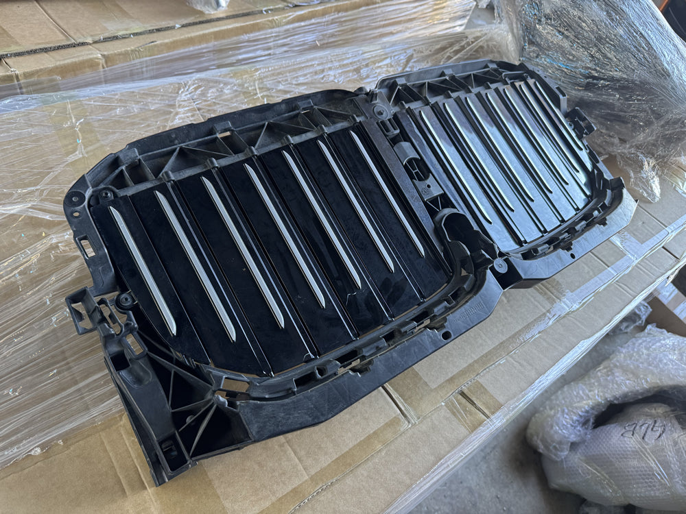 Genuine X7 Front Grill air Shutter - BMW X7 G07