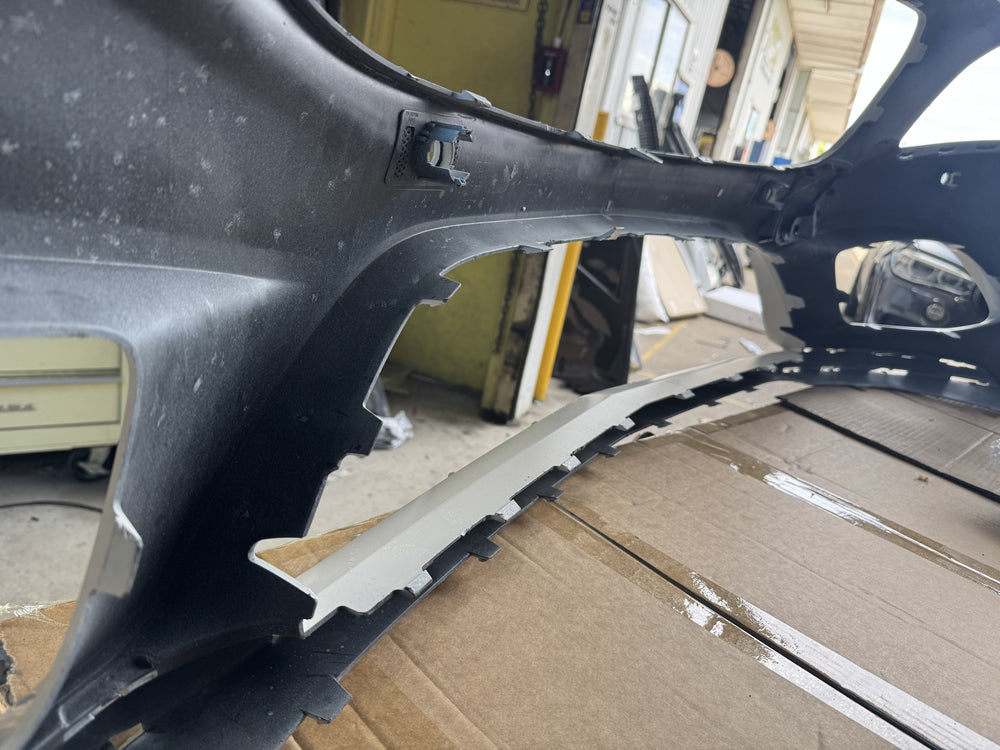 Genuine Mercedes Benz Front bumper bar (skin only) - CLS C218 X218