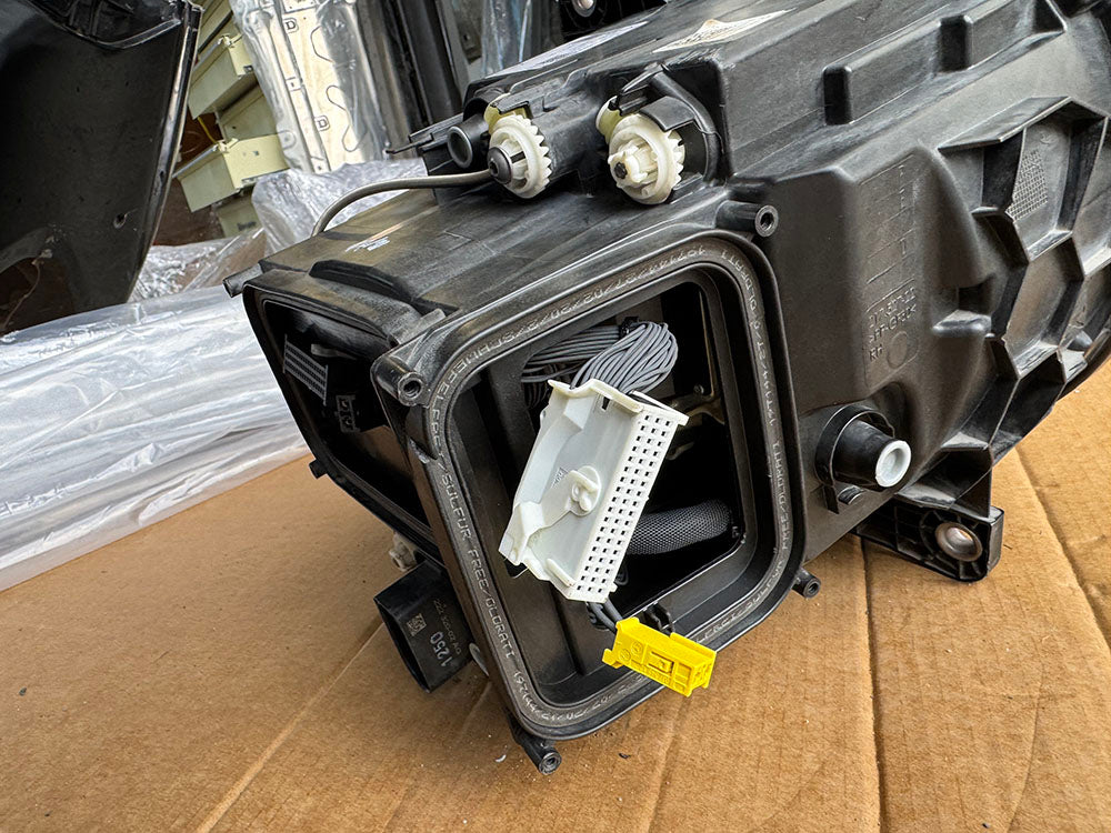 Genuine head light Right hand side (2 modules) - w464 G Class a4639065002