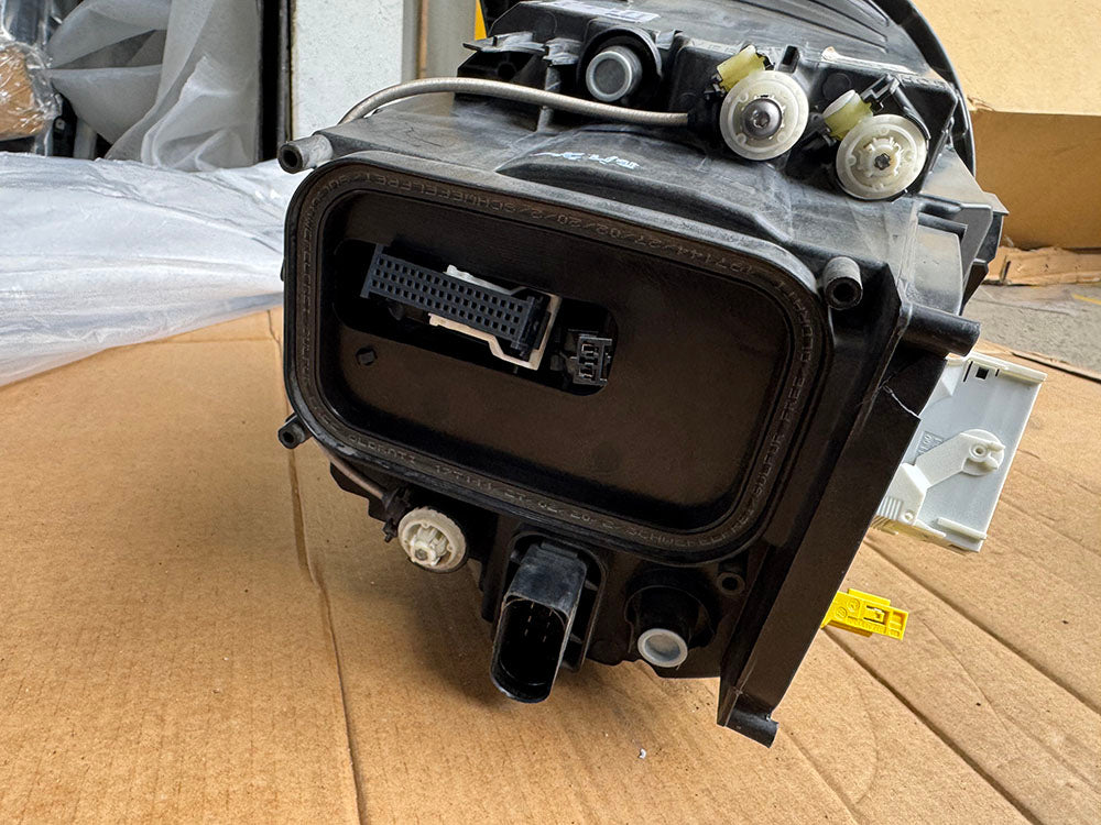 Genuine head light Right hand side (2 modules) - w464 G Class a4639065002