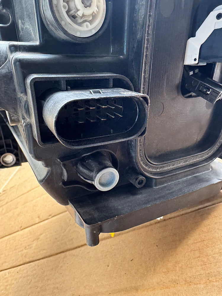Genuine head light Right hand side (2 modules) - w464 G Class a4639065002
