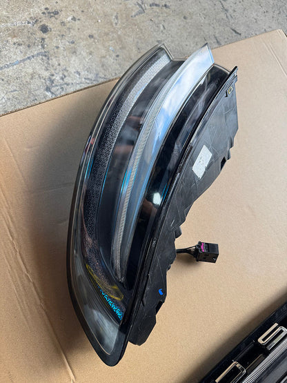 Genuine Porsche Macan Clear black tail light (Right hand side)- Macan 95B 95b945092af