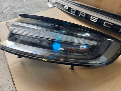 Genuine Porsche Macan Clear black tail light (Right hand side)- Macan 95B 95b945092af
