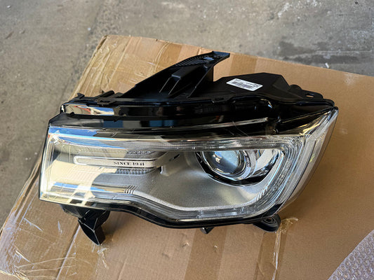 GENUINE Left HEADLAMP xenon adaptive WK - Jeep Grand Cherokee 68144709ad