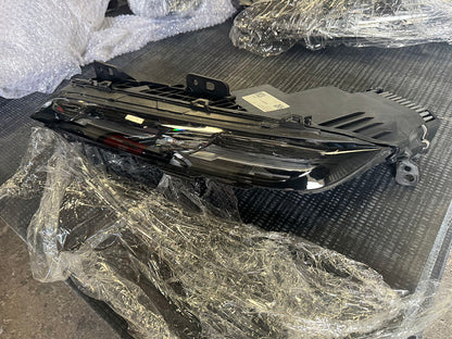 Genuine BMW 7 Series head light DRL Swarovski crystals (Left hand side) - G70 7 Series 9879935