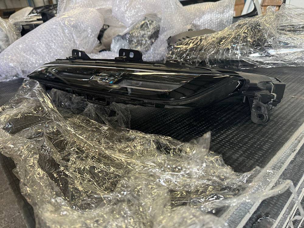 Genuine BMW 7 Series head light DRL Swarovski crystals (Left hand side) - G70 7 Series 9879935
