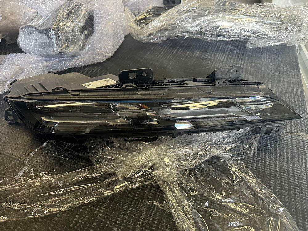 Genuine BMW 7 Series head light DRL Swarovski crystals (Right hand side) - G70 7 Series 9879936