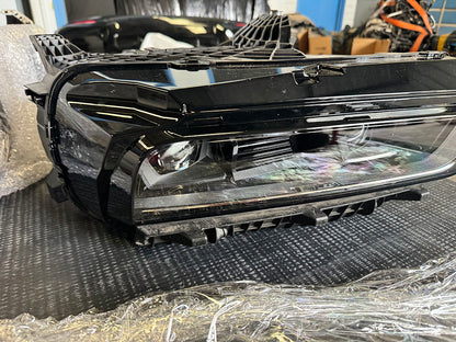 Genuine BMW 7 Series head light (Right hand side) - G70 7 Series