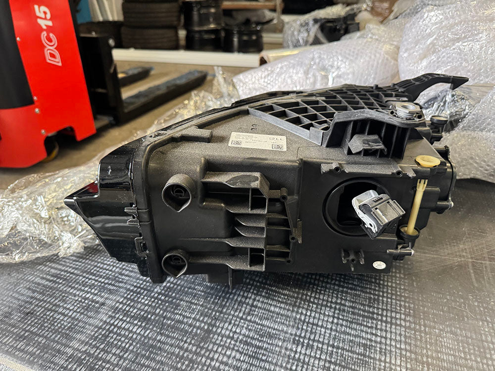 Genuine BMW 7 Series head light (Right hand side) - G70 7 Series
