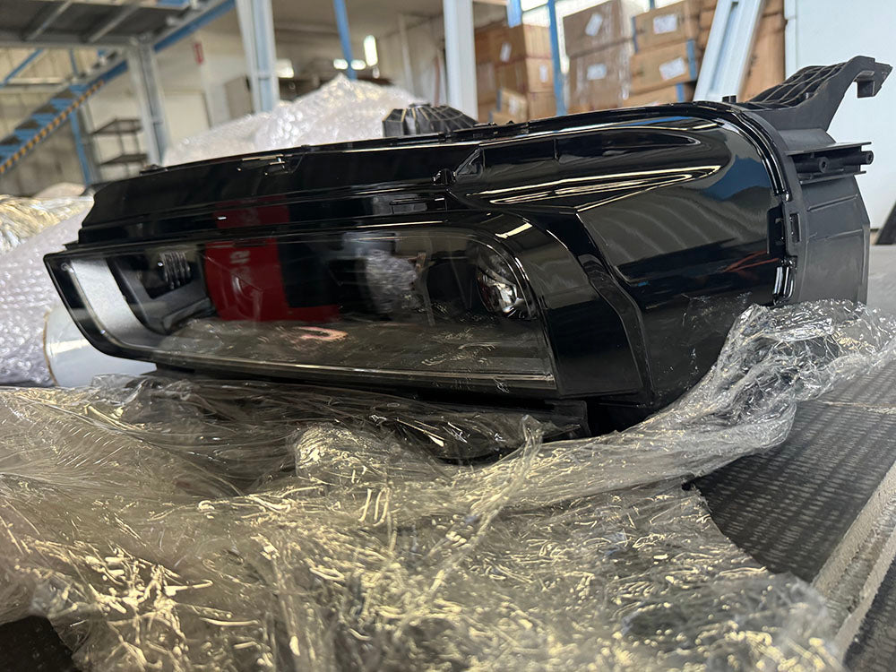 Genuine BMW 7 Series head light (Left hand side) - G70 7 Series
