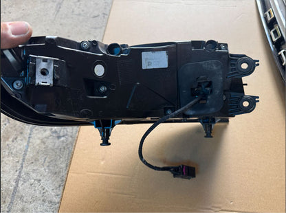 Genuine Porsche Macan Clear black tail light (Right hand side)- Macan 95B 95b945092af