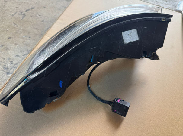 Genuine Porsche Macan Clear black tail light (Right hand side)- Macan 95B 95b945092af